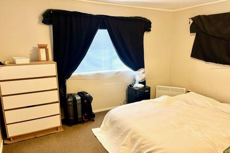 Photo of property in 16 Jenanne Place, Totara Vale, Auckland, 0629