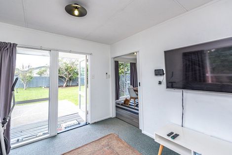 Photo of property in 12 Massey Street, Aramoho, Whanganui, 4500
