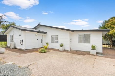 Photo of property in 8 Matipo Road, Te Atatu Peninsula, Auckland, 0610