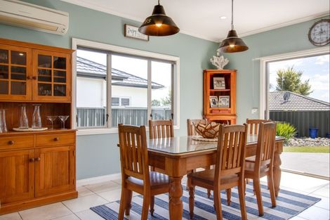 Photo of property in 19 Fairview Place, Havelock North, 4130