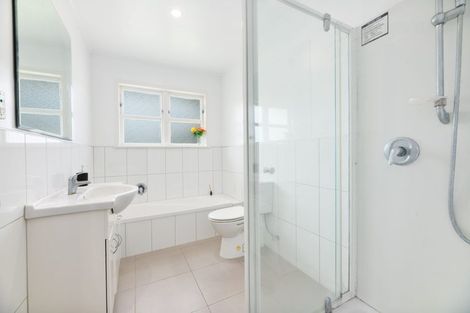 Photo of property in 37 Awaroa Road, Sunnyvale, Auckland, 0612