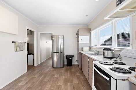 Photo of property in 223 Sturges Road, Henderson, Auckland, 0612