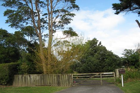 Photo of property in 8 Amreins Road, Waitakere, Henderson, 0782