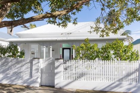 Photo of property in 34 Sentinel Road, Herne Bay, Auckland, 1011