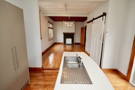 Photo of property in 16 Karamu Avenue, Takaro, Palmerston North, 4410