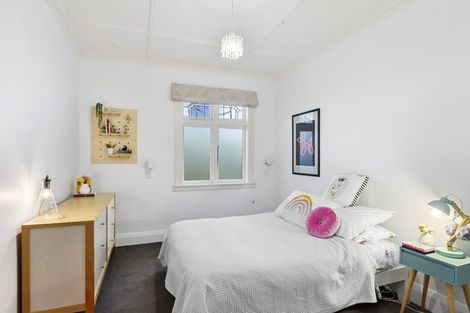 Photo of property in 7 Knoll Street, Island Bay, Wellington, 6023
