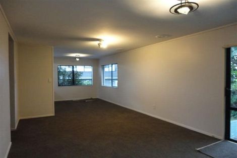 Photo of property in 3/14 Sandgate Avenue, Botany Downs, Auckland, 2010