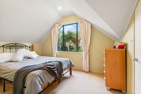 Photo of property in 2/62 Target Road, Totara Vale, Auckland, 0629