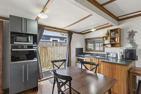 Photo of property in 59 Fifth Avenue, Urenui, 4377