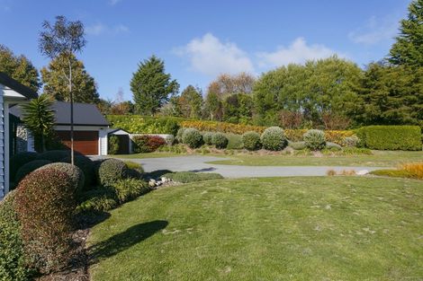 Photo of property in 9 Highland Drive, Acacia Bay, Taupo, 3385