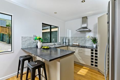 Photo of property in 2/131 Browns Bay Road, Browns Bay, Auckland, 0630