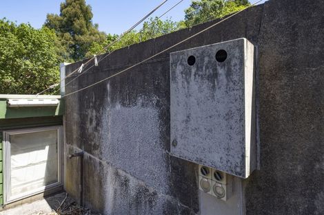 Photo of property in 323 Glenfield Road, Glenfield, Auckland, 0629