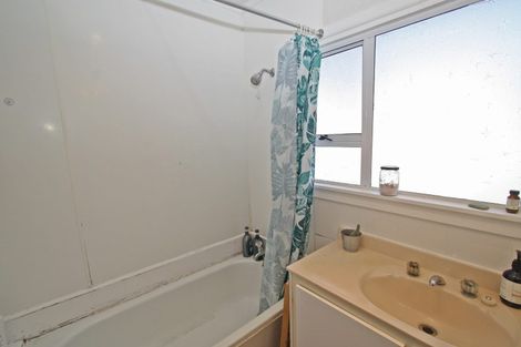 Photo of property in 122 Frankley Road, Frankleigh Park, New Plymouth, 4310