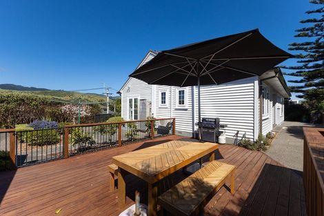 Photo of property in 1 Rosetta Road, Raumati South, Paraparaumu, 5032