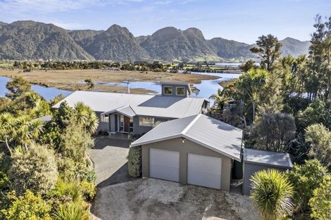 Photo of property in 30 Ruataniwha Drive, Collingwood, 7073