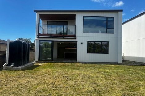 Photo of property in 35b Clyside Avenue, Half Moon Bay, Auckland, 2012
