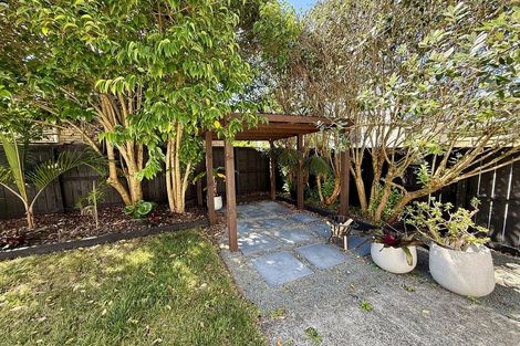 Photo of property in 32 Rosier Road, Glen Eden, Auckland, 0602