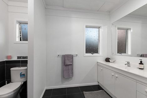 Photo of property in 25 Anich Road, Massey, Auckland, 0614