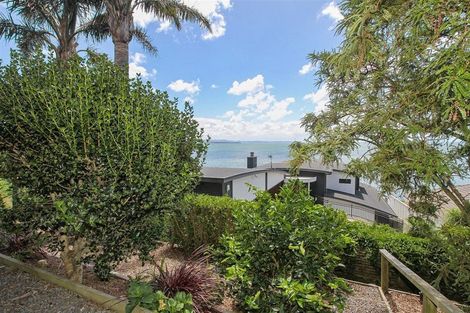 Photo of property in 28 Crispe Road, Clarks Beach, 2122