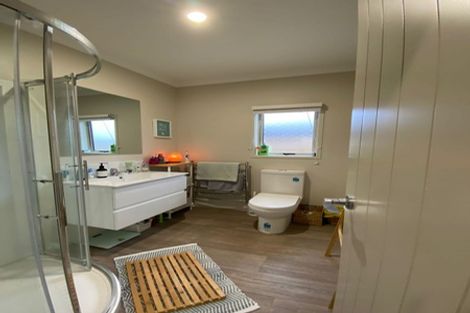 Photo of property in 8 Manatu Lane, Inglewood, 4330