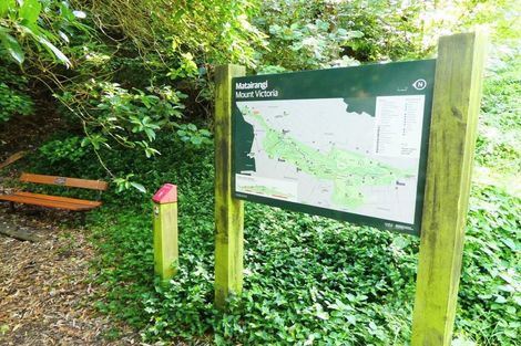 Photo of property in 23 Grass Street, Roseneath, Wellington, 6011