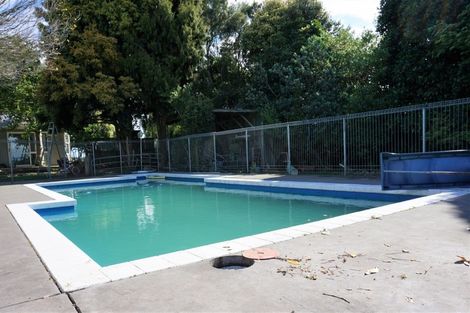 Photo of property in 82 Heatherlea West Road, Levin, 5575