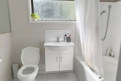 Photo of property in 69 Lynn Road, Bayview, Auckland, 0629