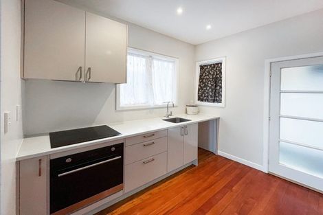 Photo of property in 6 Newington Road, Henderson, Auckland, 0612