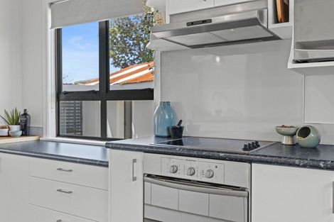 Photo of property in 19 Omori Place, Castlecliff, Whanganui, 4501