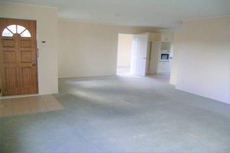 Photo of property in 10 Marbella Drive, Massey, Auckland, 0614