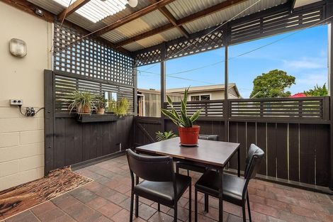 Photo of property in 41 Collins Road, Melville, Hamilton, 3206