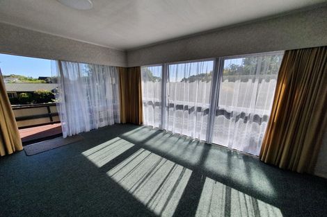Photo of property in 57 Ray Small Drive, Pahurehure, Papakura, 2113