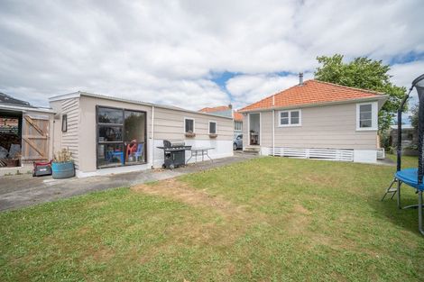 Photo of property in 6 Andrew Avenue, Roslyn, Palmerston North, 4414