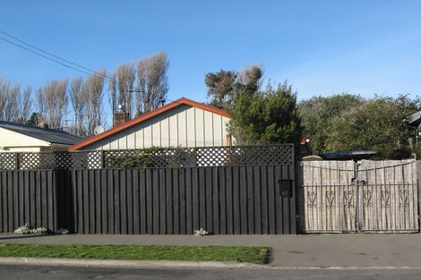 Photo of property in 87 Bowhill Road, New Brighton, Christchurch, 8083