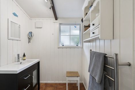 Photo of property in 5 Prudence Place, Oakura, 4314