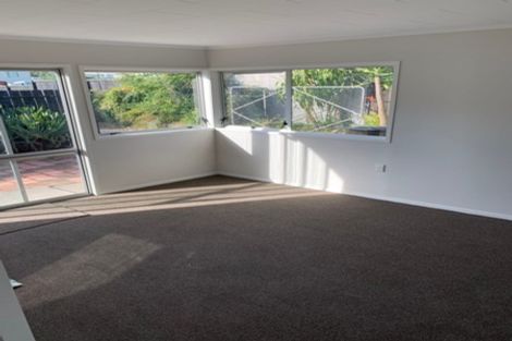 Photo of property in 2/8 Keeling Road, Henderson, Auckland, 0612