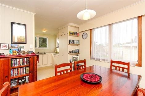 Photo of property in 49 Nevada Drive, Merrilands, New Plymouth, 4312