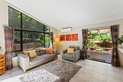 Photo of property in 5 Quadrant Heights, Paraparaumu, 5032