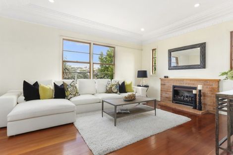 Photo of property in 2 Gulf Road, Murrays Bay, Auckland, 0630