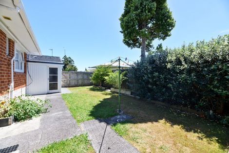 Photo of property in 16 Abel Tasman Avenue, Henderson, Auckland, 0610