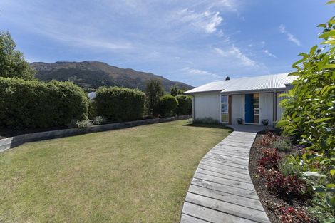 Photo of property in 33 Hewson Crescent, Lake Hawea, Wanaka, 9382