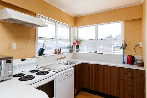 Photo of property in 5 Tararua Terrace, Cloverlea, Palmerston North, 4412