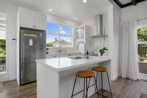 Photo of property in 85 Williams Street, Cambridge, 3434