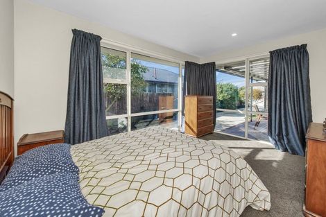 Photo of property in 15 Frensham Crescent, Woolston, Christchurch, 8062