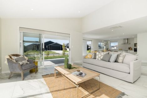 Photo of property in 48 Te Kio Crescent, Papamoa Beach, Papamoa, 3118