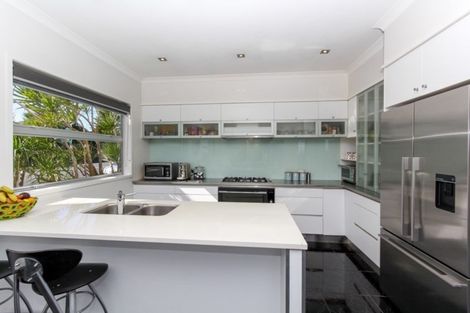 Photo of property in 20 Mangorei Road, Strandon, New Plymouth, 4312