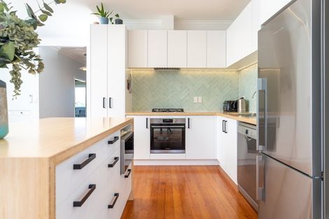 Photo of property in 15 Sunglow Avenue, Melrose, Wellington, 6023