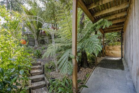 Photo of property in 2 Pohutukawa Grove, Whitianga, 3510