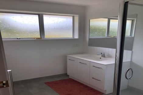 Photo of property in 2/32 Eastern Beach Road, Eastern Beach, Auckland, 2012