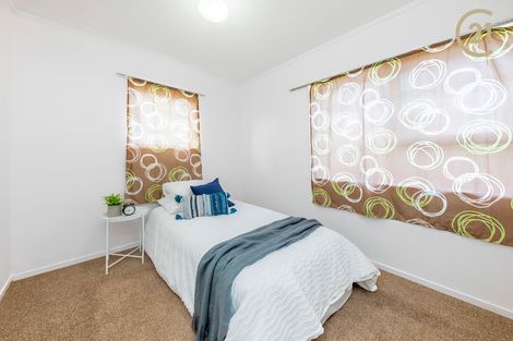 Photo of property in 2/17 Berwyn Avenue, Takanini, 2112